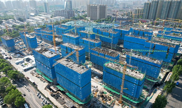 二分公司西三教城中村改造回迁项目部 “五一”假期坚守一线抓进度