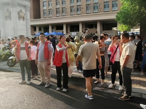 五分公司开展“爱心助考 为梦护航”高考志愿服务活动